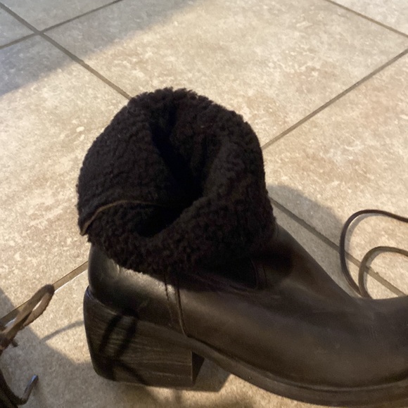 Nice rich chocolate brown real leather boot. New condition. - Picture 4 of 4